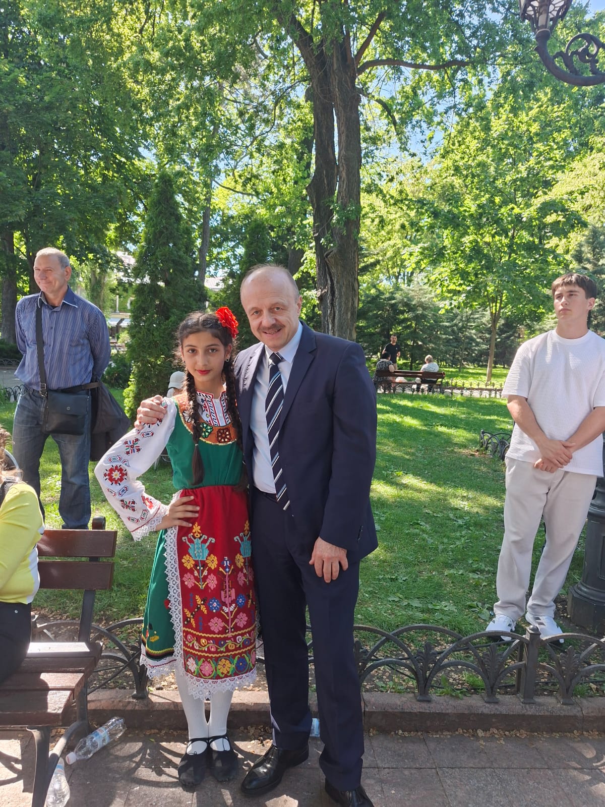 Проведен етнофестивал на българската култура в деня на Св. братя Кирил и Методий, 24 май